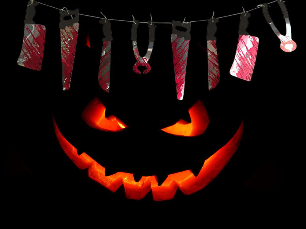 Ghirlanda Halloween Coltelli e Mannaia Insanguinata 2 Metri 8 Strumenti