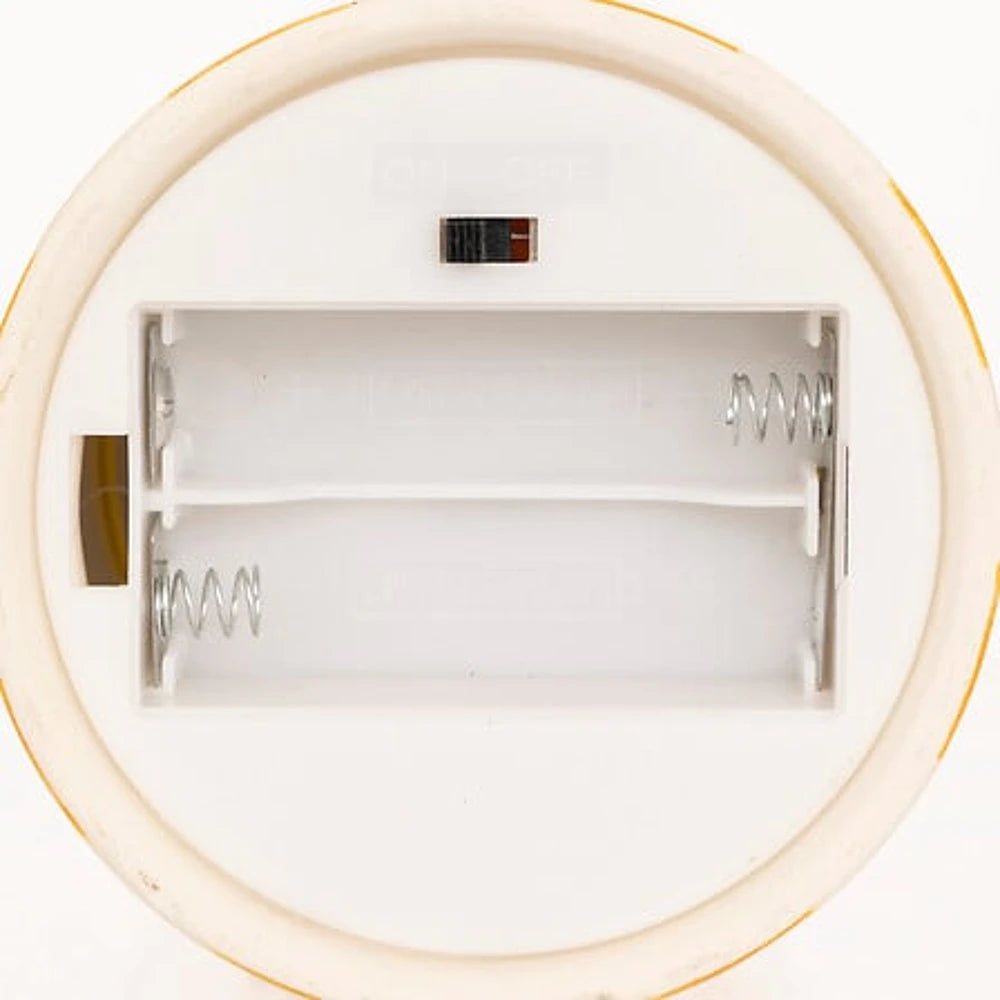Lampada Rico dettaglio fondo vano batterie AA e interruttore on/off