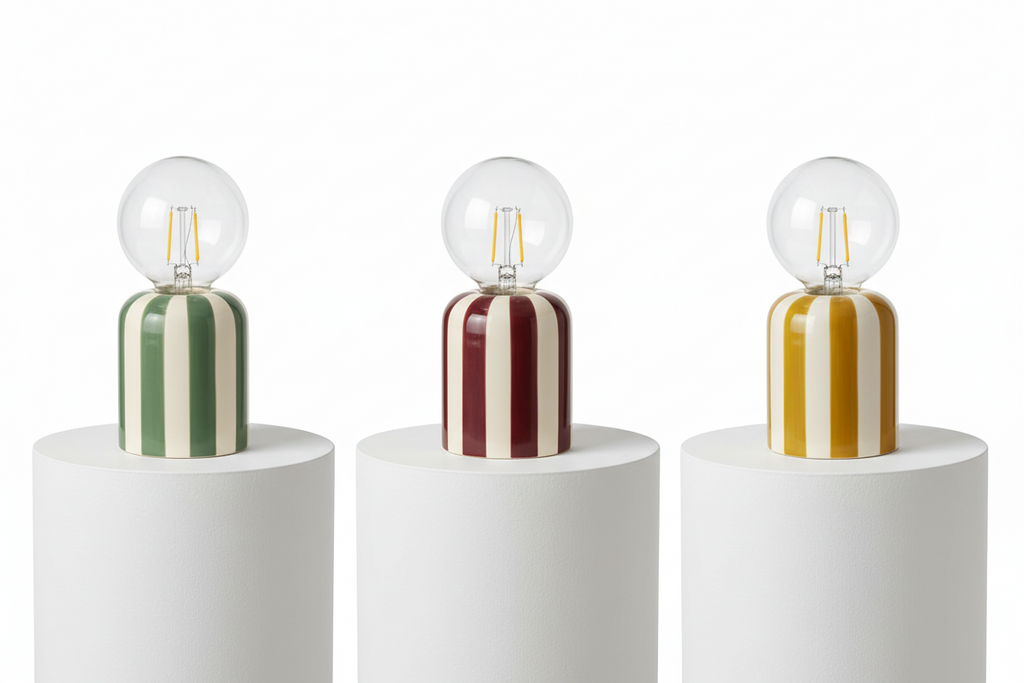 Lampada da Tavolo LED Rico, Base Dolomite a Righe, Lampadina Sfera Inclusa, H19,5cm, A Batteria — 3 Colori